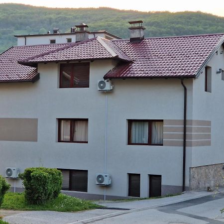Apartments Фоча Экстерьер фото